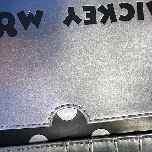 Disney Mickey Mouse clutch purse 👜 NEW has check book pocket and credit card ✅ - Picture 7 of 7